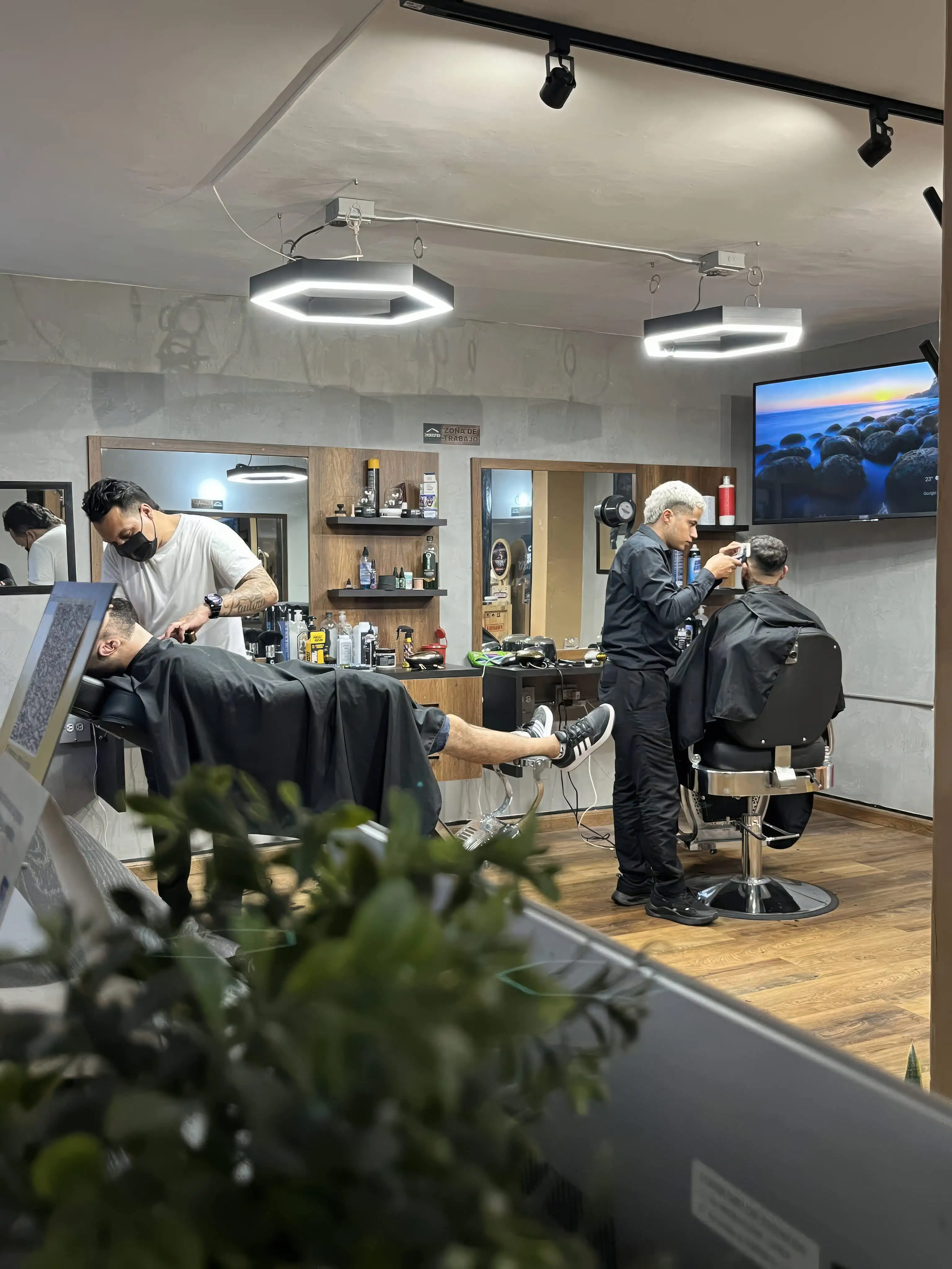 Interior de Industry Barber House